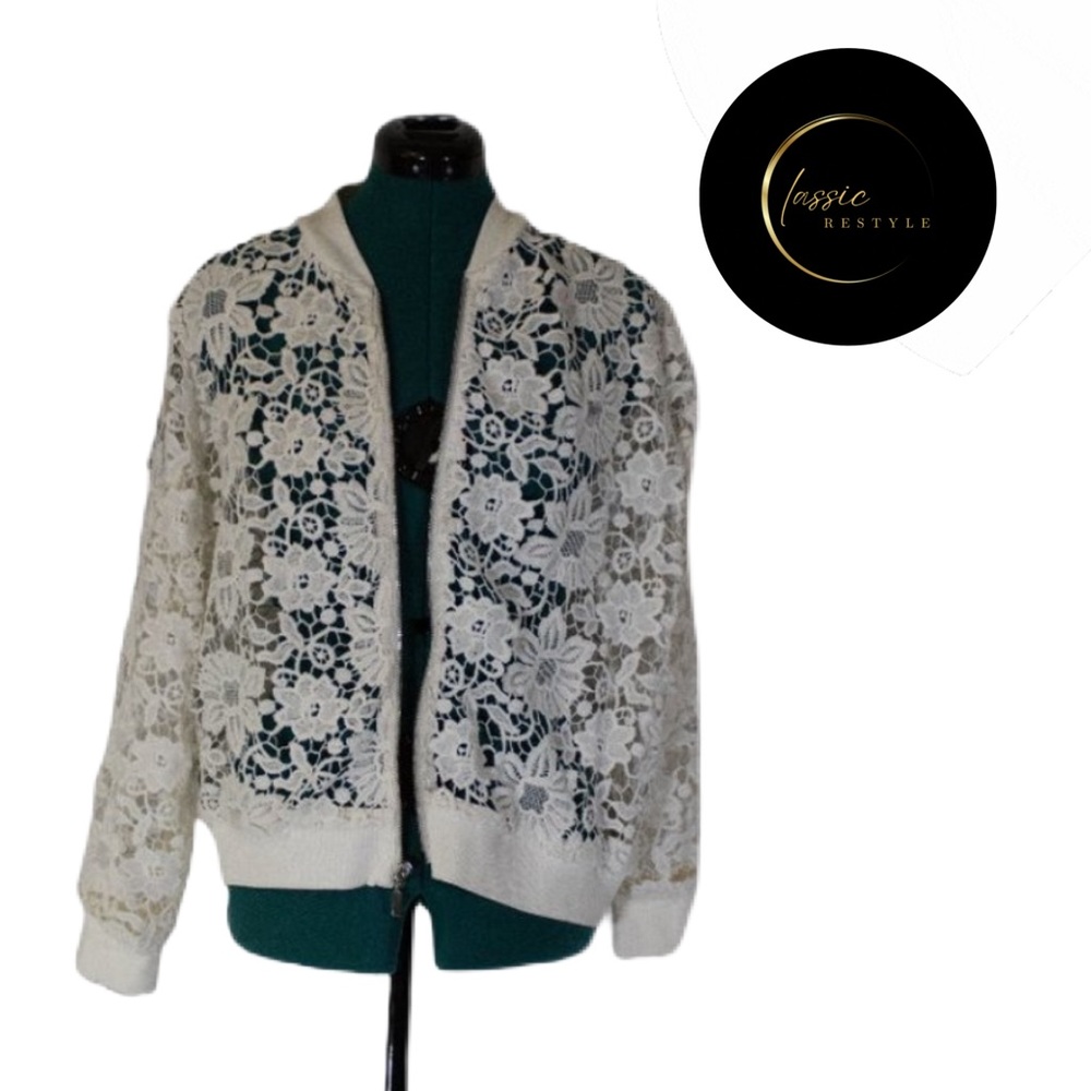 NWT Chico's Cut Out Zipper Sweater